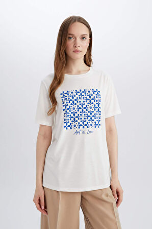 DeFacto Regular Fit Bisiklet Yaka Etnik Desenli Kısa Kollu Tişört E1163AX25SMER105