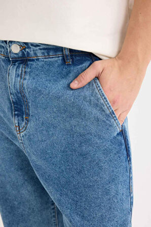 DeFacto Relaxed Slouchy Fit Rahat Kesim Düz Paça Jean Yıkamalı Pantolon E5387AX25SPNM28