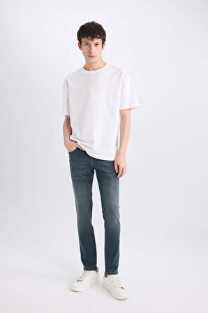 DeFacto Pedro Slim Fit Dar Kalıp Normal Bel Dar Paça Jean Pantolon C5682AX25SPNM41
