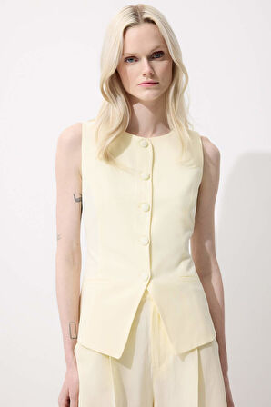 Slim Fit Dar Kesim Bisiklet Yaka Yelek