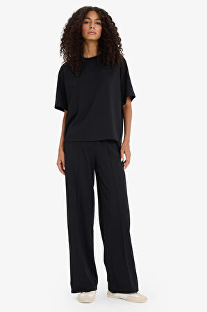 Relax Fit Bisiklet Yaka Modal Kısa Kollu Tişört