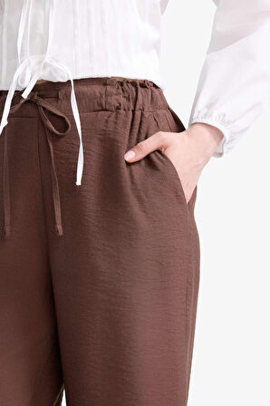 Regular Fit Cep Detaylı Geniş Paça Pantolon