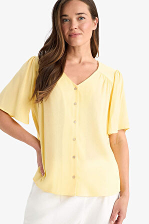 DeFacto Regular Fit V Yaka Krinkıl Viskon Kısa Kollu Gömlek F0996AX25SMYL155