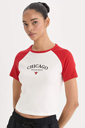 DeFactoFit NBA Chicago Bulls Slim Fit Dar Kesim Bisiklet Yaka Sporcu Fitilli Kaşkorse Kısa Kollu Tişört E2359AX25SMER105