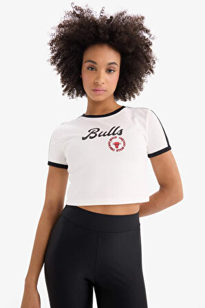 DeFactoFit NBA Chicago Bulls Slim Fit Dar Kesim Bisiklet Yaka Sporcu Fitilli Kaşkorse Kısa Kollu Tişört E2362AX25SMER105