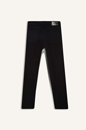DeFacto Sergio Regular Fit Normal Kalıp Normal Bel Boru Paça Siyah Jean Pantolon F2370AX25SPNM40
