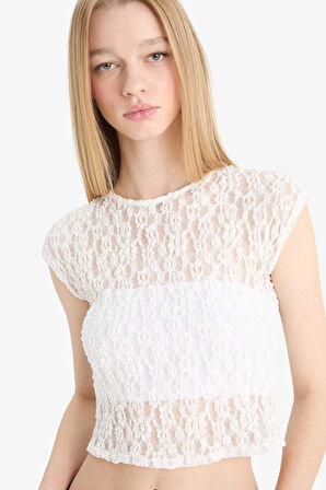 DeFacto Coool Fitted Crop Dantel Kısa Kollu Beyaz Bluz F1778AX25SMWT32