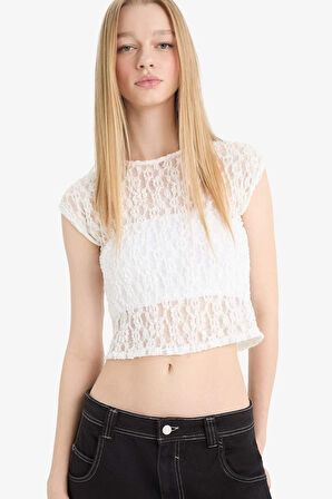 DeFacto Coool Fitted Crop Dantel Kısa Kollu Beyaz Bluz F1778AX25SMWT32