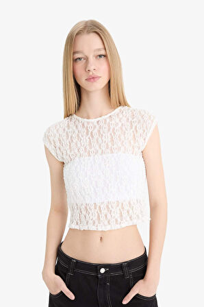 DeFacto Coool Fitted Crop Dantel Kısa Kollu Beyaz Bluz F1778AX25SMWT32