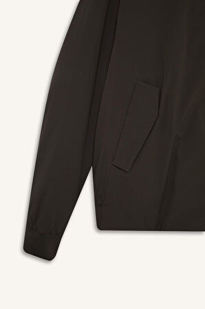 Slim Fit Dar Kesim Dik Yaka Fermuarlı Su Geçirmez Mont