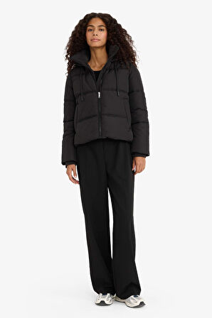 Regular Fit Kapüşonlu Fermuarlı Şişme Mont