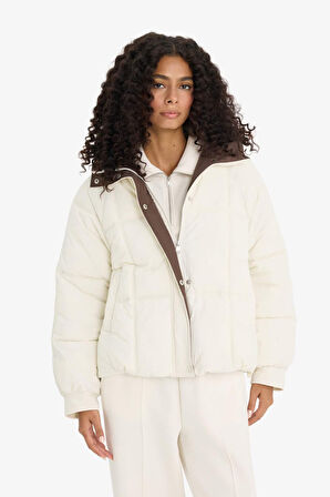 Regular Fit Kapüşonlu Fermuarlı Şişme Mont