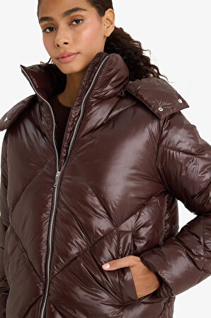 Su Geçirmez Regular Fit Kapüşonlu Mont