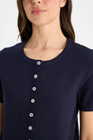 Regular Fit Bisiklet Yaka Düğmeli Kısa Kollu Hırka