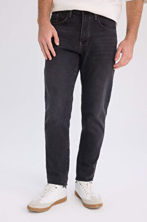 Slim Tapered Fit Dar Kalıp Normal Bel Daralan Paça Jean Pantolon