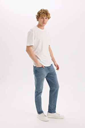 DeFacto Slim Tapered Fit Dar Kalıp Normal Bel Daralan Paça Jean Pantolon E3336AX25SPNM84