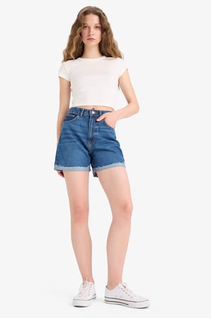 DeFacto Mom Fit Yüksek Bel Paçası Katlamalı Fit Jean Şort E0924AX25SMNM34