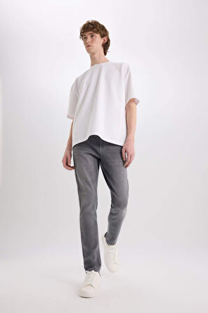 DeFacto Carlo Skinny Fit Ekstra Dar Kalıp Normal Bel Ekstra Dar Paça Jean Pantolon E2740AX25SPNM55