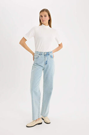 DeFacto 	Regular Fit Yarım Balıkçı Yaka Fitilli Kaşkorse Basic Düz Kısa Kollu Tişört B1177AX25SPER105