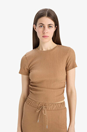 DeFacto Slim Fit Dar Kesim Bisiklet Yaka Bürümcük Kısa Kollu Tişört E0991AX25SPBG138