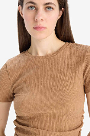 Slim Fit Dar Kesim Bisiklet Yaka Bürümcük Kısa Kollu Tişört