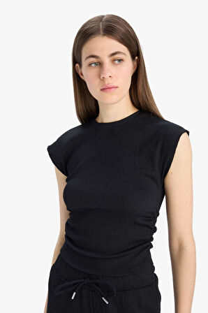 Slim Fit Dar Kesim Bisiklet Yaka Bürümcük Kısa Kollu Tişört