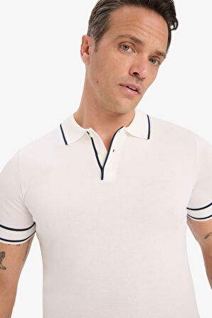 DeFacto Standart Fit Polo Yaka Kısa Kollu Beyaz Triko Tişört E3251AX25SMWT32