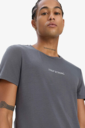 DeFactoFit Esnek Kumaş Slim Fit Dar Kesim Bisiklet Yaka Sporcu Kısa Kollu Tişört E2436AX25SMAR58