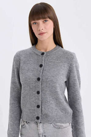 DeFacto Regular Fit Bisiklet Yaka Basic Düz Düğmeli Soft Touch Yumuşak Triko Hırka E3654AX25SPGR452