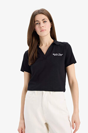 DeFacto Slim Fit Dar Kesim Polo Yaka Nakış Baskı Baskılı Modal Kısa Kollu Tişört E5150AX25SMBK81