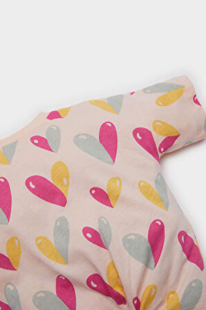 DeFacto Kız Bebek Bisiklet Yaka Kalp Desenli Kısa Kollu Tişört E4792A525SMPN212