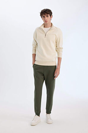 DeFacto Comfort Regular Fit Rahat Kalıp Fermuarlı Dik Yaka Basic Düz Sweatshirt X7405AZ24AUER117