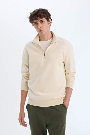 DeFacto Comfort Regular Fit Rahat Kalıp Fermuarlı Dik Yaka Basic Düz Sweatshirt X7405AZ24AUER117