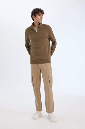 DeFacto Comfort Regular Fit Rahat Kalıp Fermuarlı Dik Yaka Basic Düz Sweatshirt X7405AZ24AUKH79