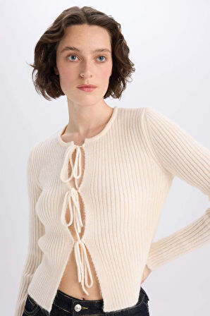 DeFacto Regular Fit Bisiklet Yaka Bağlamalı Basic Düz Triko Hırka E6914AX25SPER105