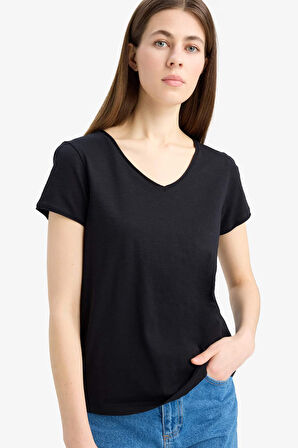 Regular Fit V Yaka Basic Düz Kısa Kollu Tişört