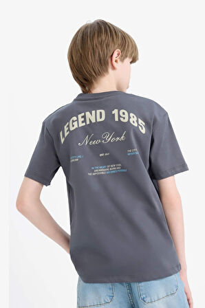 DeFacto Erkek Çocuk Bisiklet Yaka Sırt Baskılı Kısa Kollu Tişört E2840A825SMAR58