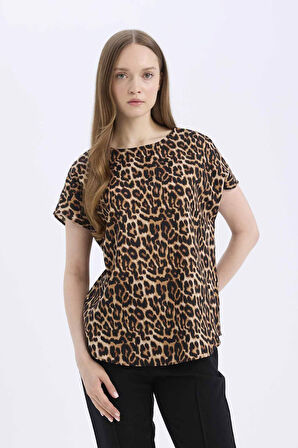 DeFacto Regular Fit Leopar Desenli Bisiklet Yaka Kısa Kollu Bluz E7038AX25SPBG150