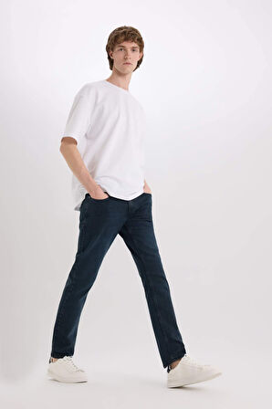 DeFacto Pedro Slim Fit Dar Kalıp Normal Bel Dar Paça Jean Pantolon R8791AZ25SPNM83