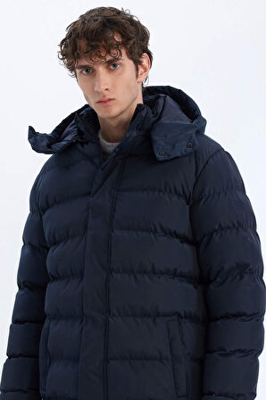 DeFacto Regular Fit Kapüşonlu Şişme Mont Fermuarlı Çıtçıt Kapamalı Cepli E7286AX24WNNV175