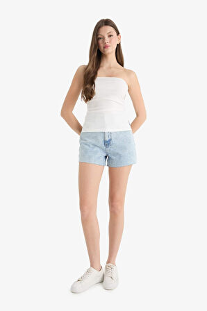 DeFacto Mom Fit Yüksek Bel Paça Ucu Kesik Jean Şort E0527AX25SMNM85