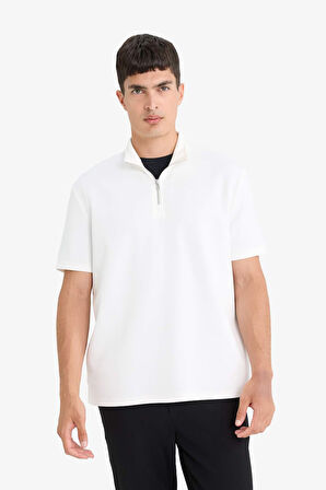 Regular Fit Dik Yaka Yarım Fermuarlı Kısa Kollu Tişört