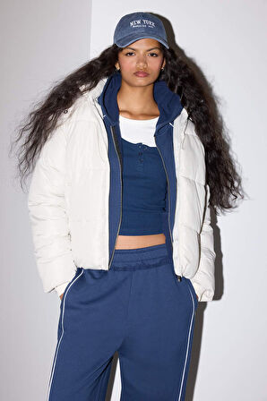 Rüzgar Geçirmez Regular Fit Kapüşonlu Mont