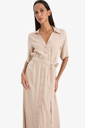 DeFacto Gömlek Yaka Kuşaklı Kısa Kollu Midi Yazlık Elbise F1825AX25SMBG775