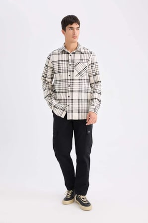 DeFacto Regular Fit Kareli Flanel Cep Detaylı Uzun Kollu Gömlek D3499AX24WNER98