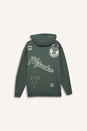 DeFactoFit NBA Milwaukee Bucks Boxy Fit Kapüşonlu Sırt Baskılı Kanguru Cepli Kalın Sweatshirt D3246AX24WNGN1177