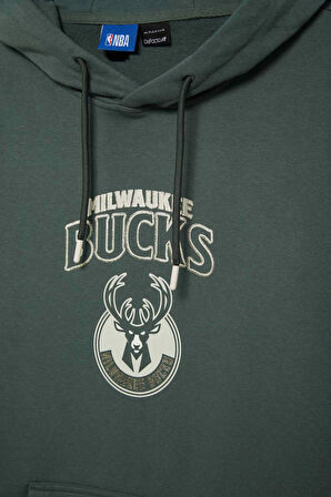 DeFactoFit NBA Milwaukee Bucks Boxy Fit Kapüşonlu Sırt Baskılı Kanguru Cepli Kalın Sweatshirt D3246AX24WNGN1177