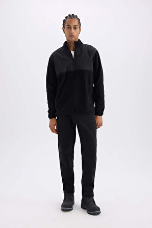 DeFactoFit Standart Fit Dik Yaka Fermuarlı Polar Sporcu Sweatshirt D9226AX24WNBK81
