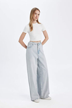 DeFacto Wide Baggy Fit Ekstra Geniş Kalıp Normal Bel Ekstra Geniş Paça Jean Yıkamalı Pantolon D9227AX24WNNM39