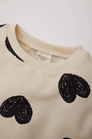 Kız Bebek Bisiklet Yaka Kalp Desenli Sweatshirt